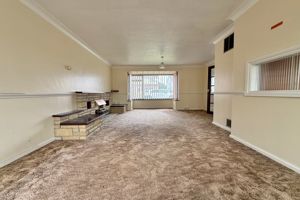 Lounge/Diner- click for photo gallery
